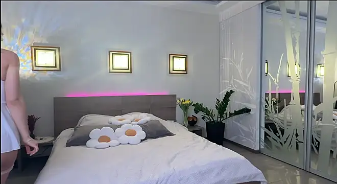 roselyn rose online show from March 2026 03:19:02 PM