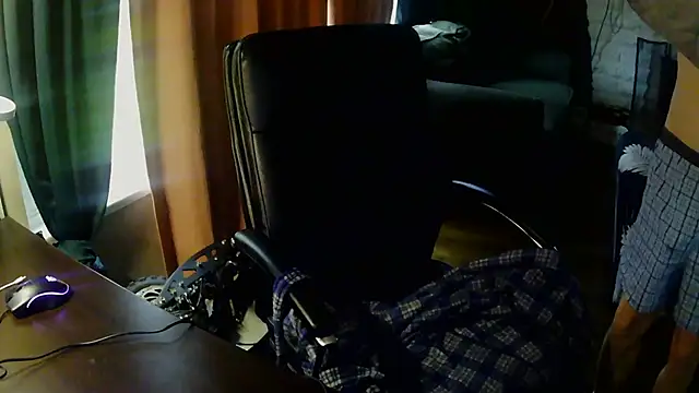 Slim Whitey online show from November 2025 05:57:02 PM