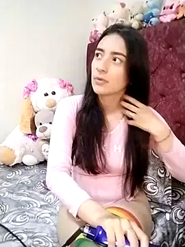 Snapshot of HOLY_DOLL chatting on March 2025 05:21:01 PM HOLY DOLL online show from March 2025 05:21:01 PM