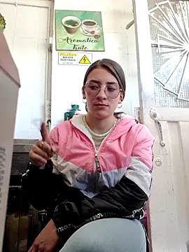 Snapshot of HOLY_DOLL chatting on September 2025 08:42:02 PM HOLY DOLL online show from September 2025 08:42:02 PM