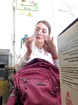 Snapshot of HOLY_DOLL chatting on September 2025 07:24:02 PM HOLY DOLL online show from September 2025 07:24:02 PM