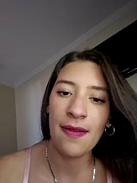 Snapshot of HOLY_DOLL chatting on October 2025 10:10:01 PM HOLY DOLL online show from October 2025 10:10:01 PM