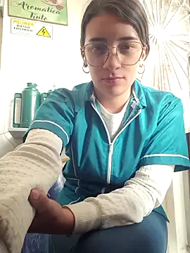 Snapshot of HOLY_DOLL chatting on November 2025 09:06:02 PM HOLY DOLL online show from November 2025 09:06:02 PM