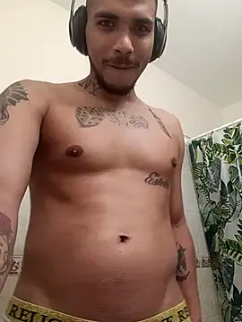 Snapshot of HazelEyedJay420 chatting on January 2026 05:45:01 AM HazelEyedJay420 online show from January 2026 05:45:01 AM