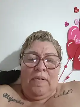 Olgahunder online show from April 2026 06:17:01 PM