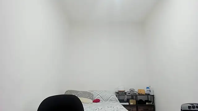 Snapshot of megan_milf79 chatting on October 2025 06:07:02 PM megan milf79 online show from October 2025 06:07:02 PM