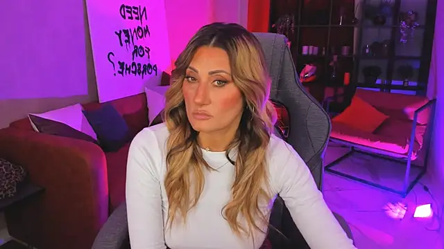 Snapshot of SarahAlluring chatting on October 2025 12:06:01 PM SarahAlluring online show from October 2025 12:06:01 PM