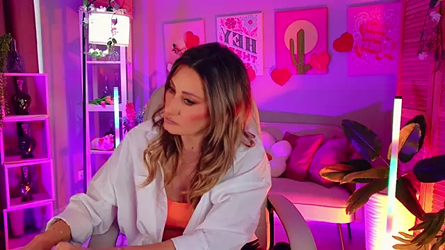 SarahAlluring online show from February 2026 12:16:01 PM