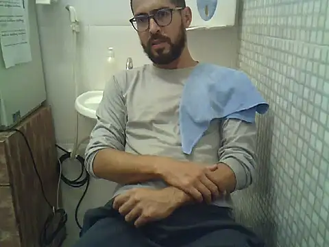 Snapshot of pdasgyn chatting on October 2025 07:15:02 PM pdasgyn online show from October 2025 07:15:02 PM