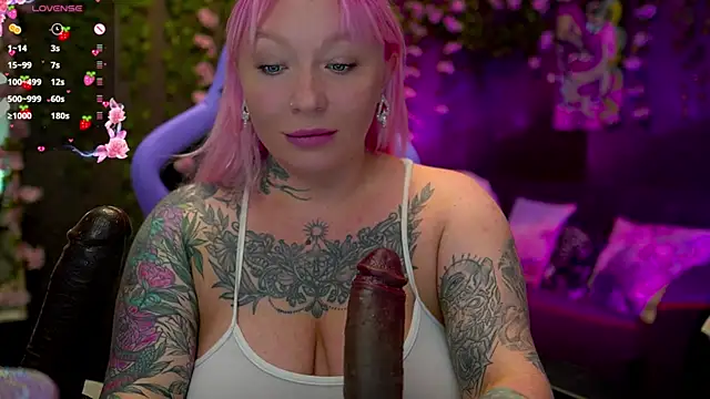 Snapshot of BlackedBarbie chatting on September 2025 03:48:01 PM BlackedBarbie online show from September 2025 03:48:01 PM