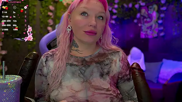 Snapshot of BlackedBarbie chatting on October 2025 12:57:02 PM BlackedBarbie online show from October 2025 12:57:02 PM