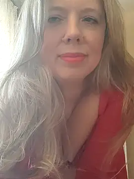 Irina3718 online show from October 2025 10:24:02 AM