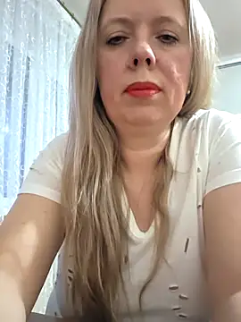 Irina3718 online show from March 2026 04:29:02 PM