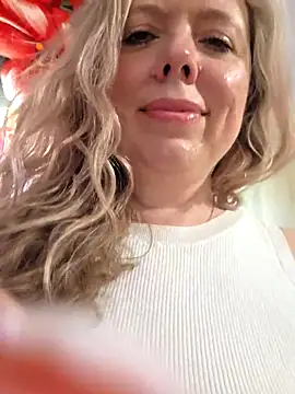 Irina3718 online show from May 2026 10:36:01 AM