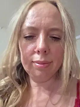 Irina3718 online show from June 2026 03:21:01 PM