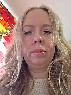 Irina3718 online show from June 2026 07:18:02 AM