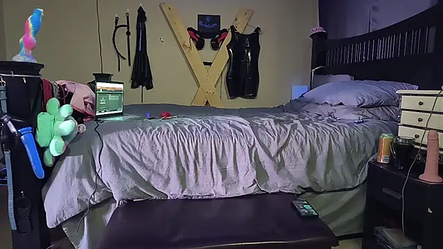 Snapshot of KinkyBratandDaddy chatting on November 2025 03:28:02 AM KinkyBratandDaddy online show from November 2025 03:28:02 AM