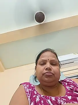 Snapshot of Arohi35 chatting on May 2026 01:40:02 PM Arohi35 online show from May 2026 01:40:02 PM