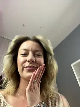 AnnastasiaMills online show from May 2026 07:55:02 PM