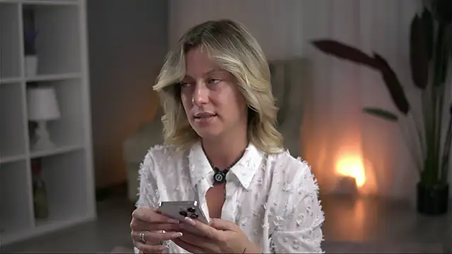 AnnastasiaMills online show from May 2026 07:56:01 PM
