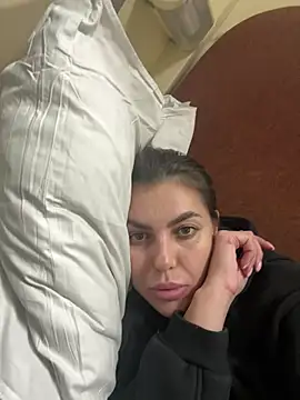 Snapshot of AngelinaMeov chatting on March 2025 10:27:02 PM AngelinaMeov online show from March 2025 10:27:02 PM