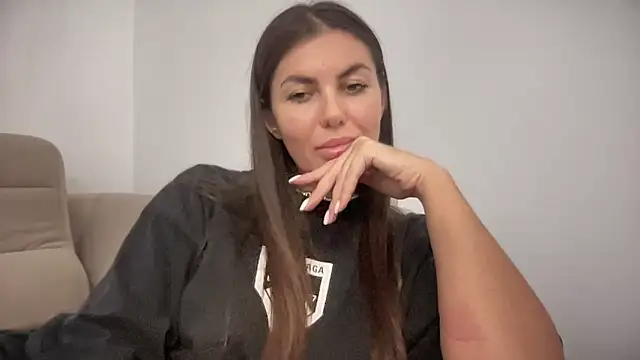 Snapshot of AngelinaMeov chatting on November 2025 07:46:02 PM AngelinaMeov online show from November 2025 07:46:02 PM