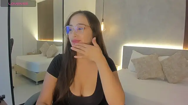 sophia martinezz  online show from February 2026 07:10:01 PM