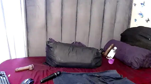 Snapshot of LustyDeziree1 chatting on January 2026 08:40:01 AM LustyDeziree1 online show from January 2026 08:40:01 AM