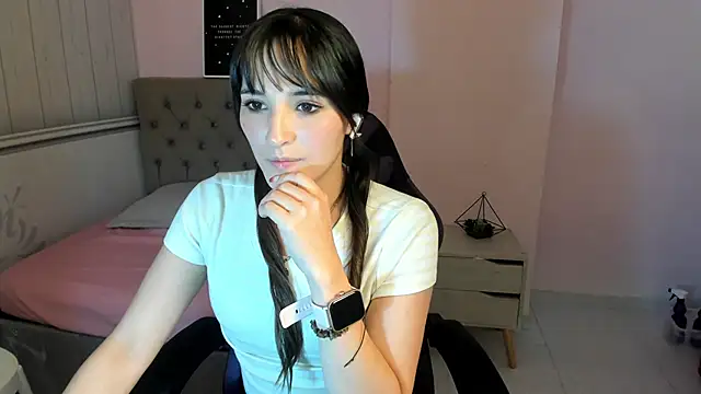 Tania Duque online show from November 2025 03:12:02 PM