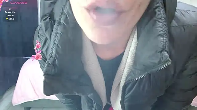 mia velvet1 online show from September 2025 11:04:02 PM