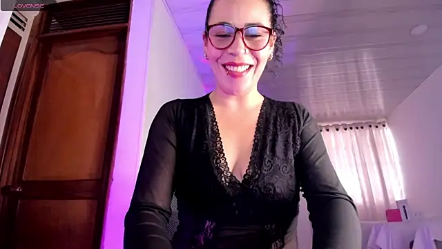 mia velvet1 online show from May 2026 01:29:01 PM