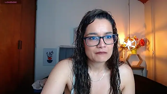 Rose Thompson1 online show from September 2025 01:43:02 PM