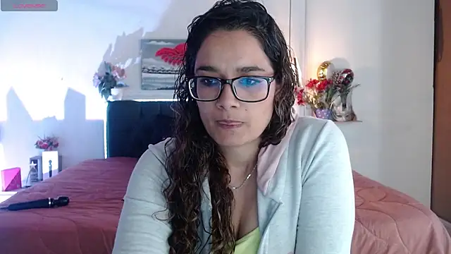 Rose Thompson1 online show from November 2025 01:31:01 PM