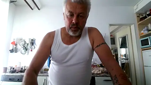 Snapshot of Berg_Boy chatting on September 2025 10:26:02 AM Berg Boy online show from September 2025 10:26:02 AM