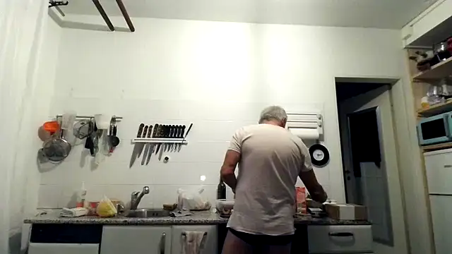 Snapshot of Berg_Boy chatting on October 2025 04:15:01 AM Berg Boy online show from October 2025 04:15:01 AM