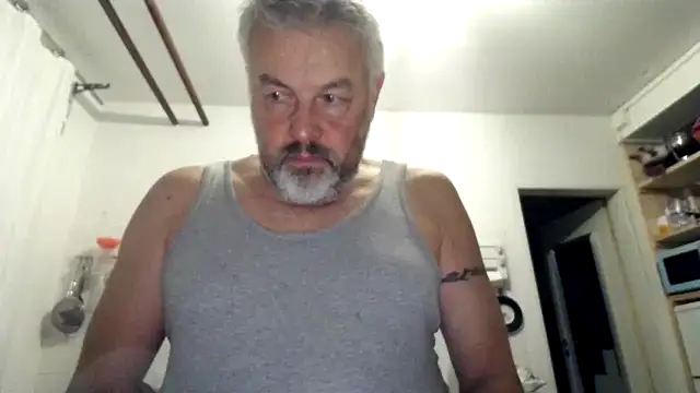 Snapshot of Berg_Boy chatting on October 2025 05:22:01 AM Berg Boy online show from October 2025 05:22:01 AM