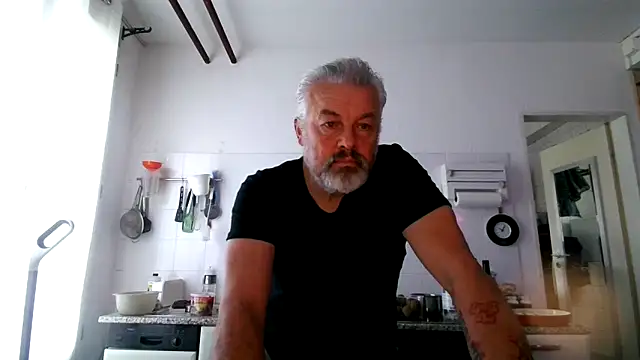 Snapshot of Berg_Boy chatting on November 2025 09:02:02 AM Berg Boy online show from November 2025 09:02:02 AM