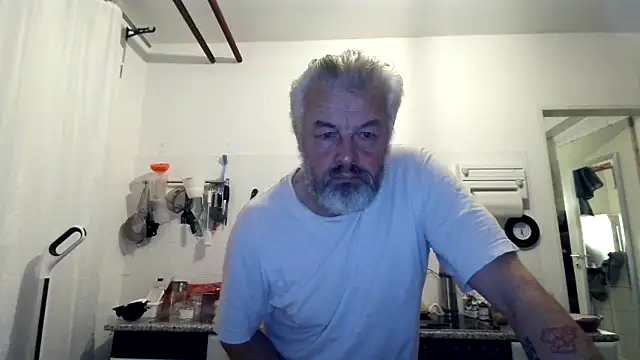 Snapshot of Berg_Boy chatting on December 2025 05:25:01 AM Berg Boy online show from December 2025 05:25:01 AM