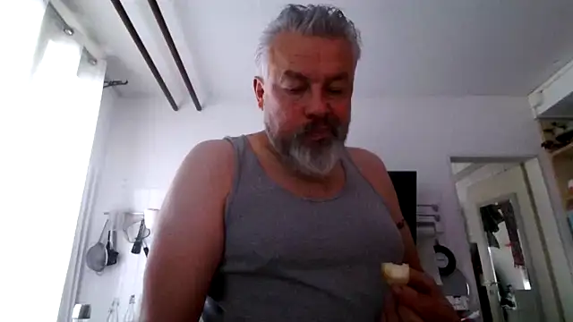 Snapshot of Berg_Boy chatting on February 2026 08:13:02 AM Berg Boy online show from February 2026 08:13:02 AM