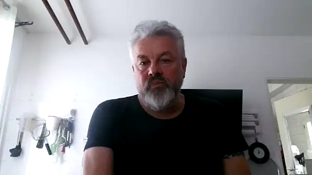 Snapshot of Berg_Boy chatting on February 2026 12:00:01 PM Berg Boy online show from February 2026 12:00:01 PM