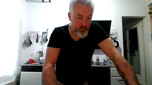 Snapshot of Berg_Boy chatting on February 2026 07:35:02 AM Berg Boy online show from February 2026 07:35:02 AM