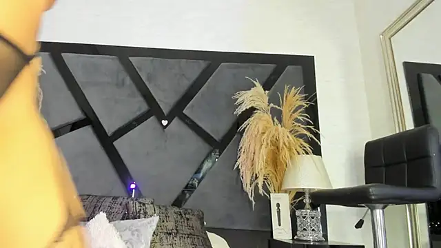 Snapshot of CamilaJohnston chatting on March 2026 09:18:02 PM CamilaJohnston online show from March 2026 09:18:02 PM