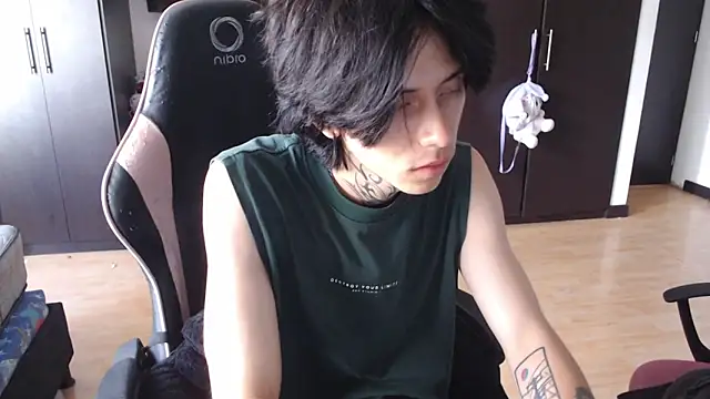 Snapshot of xIce_Boy chatting on December 2025 01:26:01 PM xIce Boy online show from December 2025 01:26:01 PM