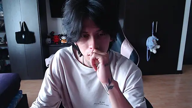 Snapshot of xIce_Boy chatting on December 2025 01:49:02 PM xIce Boy online show from December 2025 01:49:02 PM