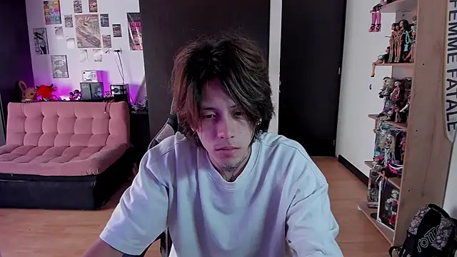 xIce Boy online show from May 2026 01:17:02 PM