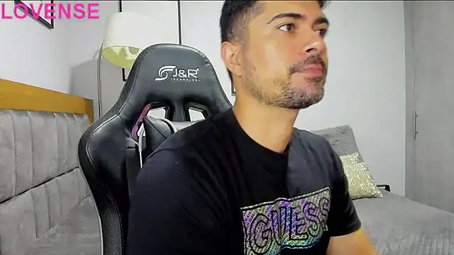 Dante Storm online show from October 2025 04:52:01 AM