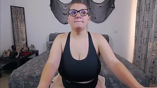 SharronAlexa online show from November 2025 01:46:01 PM