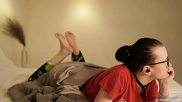 yourvampire online show from December 2025 09:11:01 PM