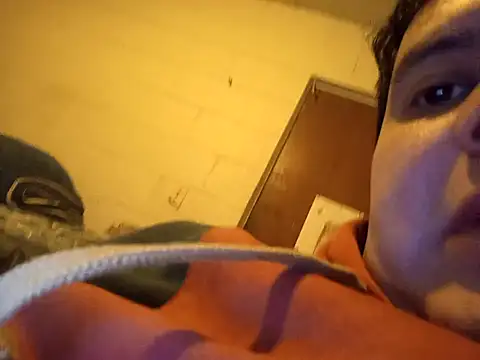 Snapshot of Riverict0r chatting on March 2025 03:35:01 AM Riverict0r online show from March 2025 03:35:01 AM