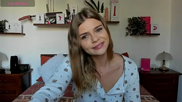 HaleyReedme online show from September 2025 07:24:02 AM